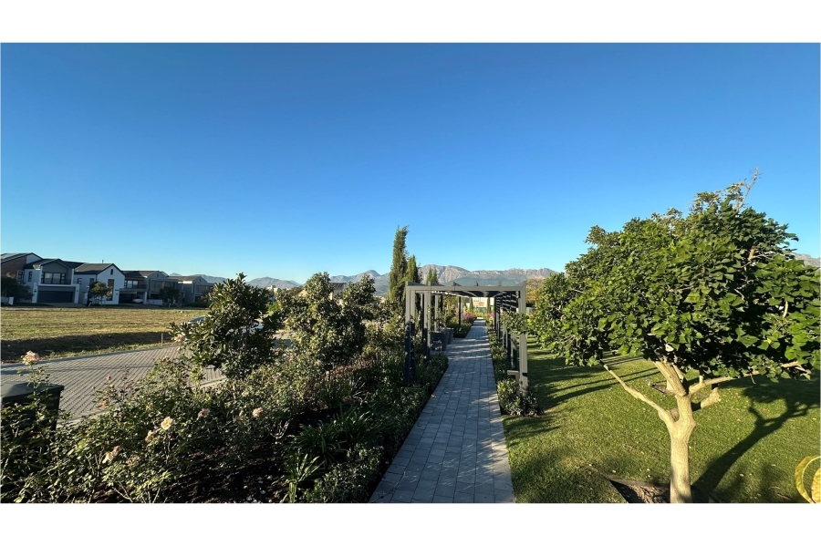 To Let 3 Bedroom Property for Rent in Lemoenkloof Western Cape